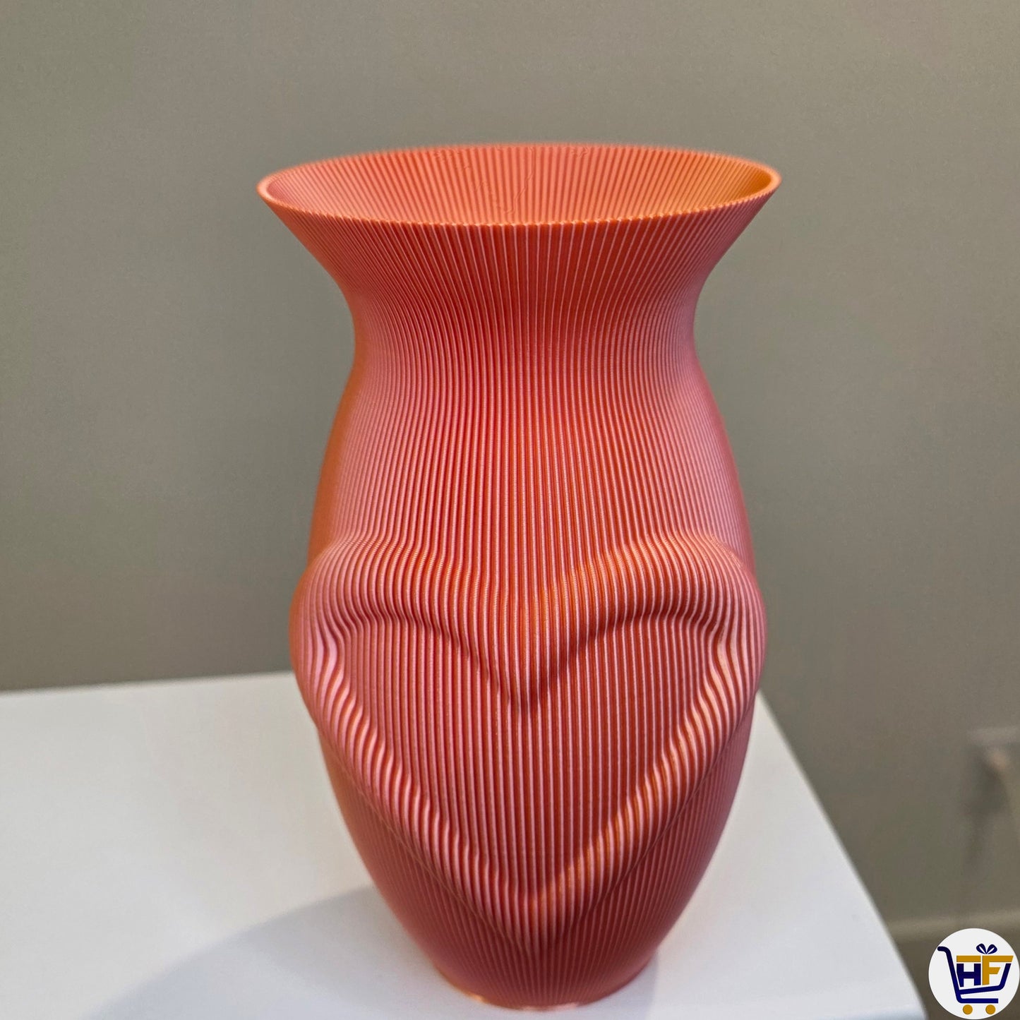 "Gilded Heart" 7" 3D-Printed Silk Vase – Radiant Color-Shift Ribbed Vessel