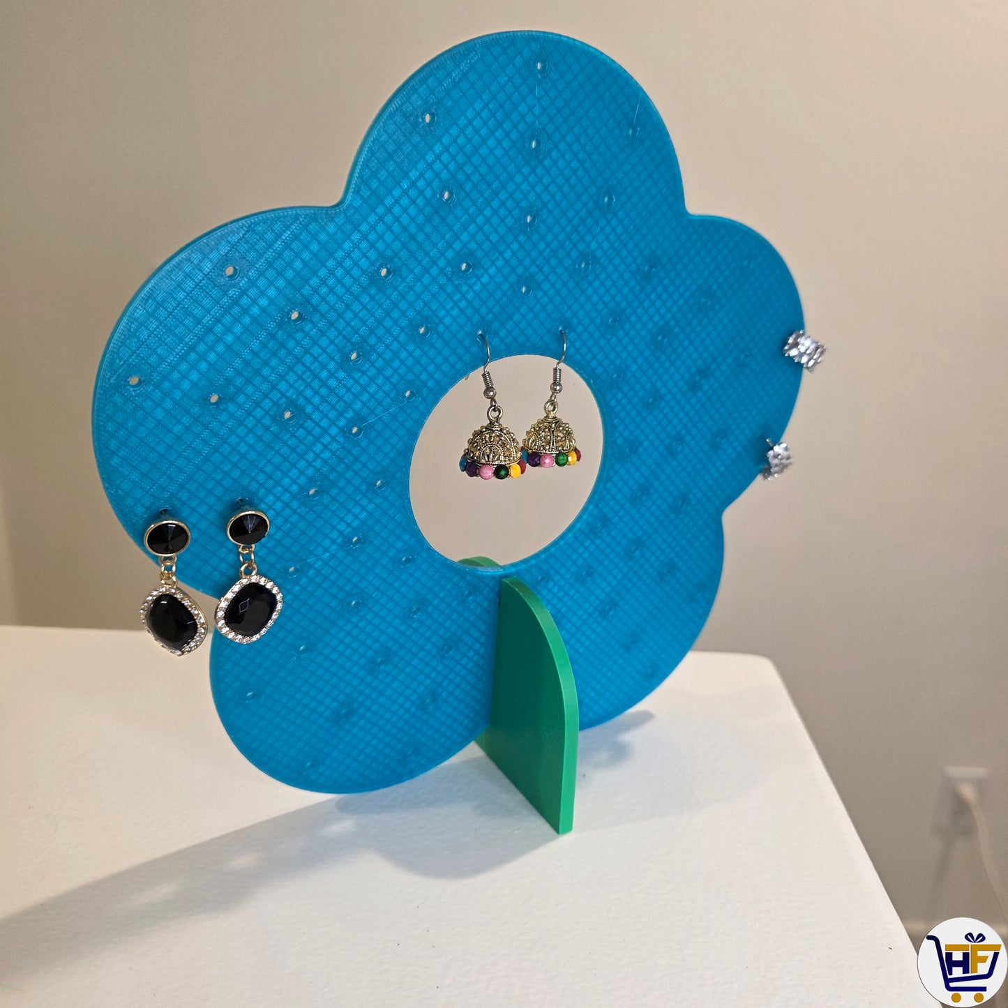 "Bloom & Beam" 3D-Printed Flower Earring Stand – Modern Petal Jewelry Display